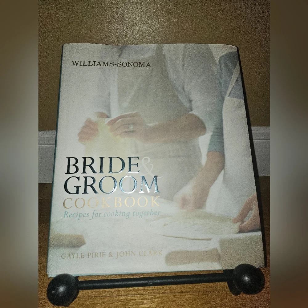 Williams Sonoma Bride & Groom Cookbook: Recipes for Cooking Together